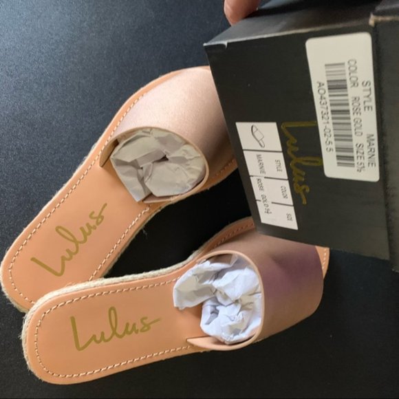 Lulu’s Women’s Rose Gold Slip-on Sandals Size 5.5 New - Picture 2 of 8